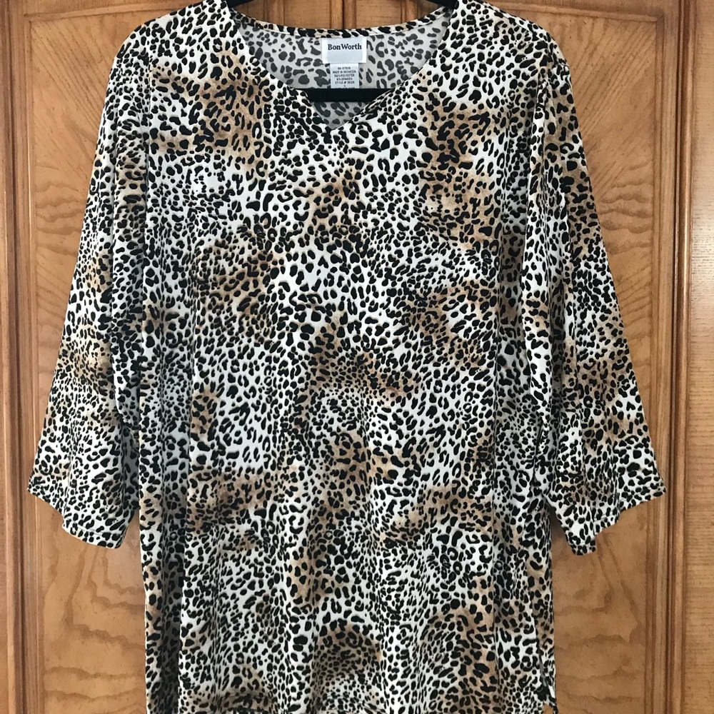 Leopard print v-neck top
